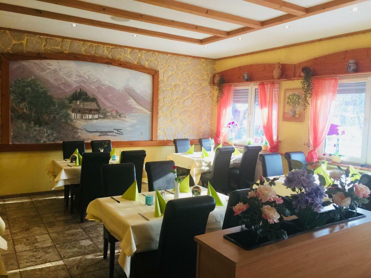 Hotel Restaurant Lindenhof Riedstadt Екстер'єр фото