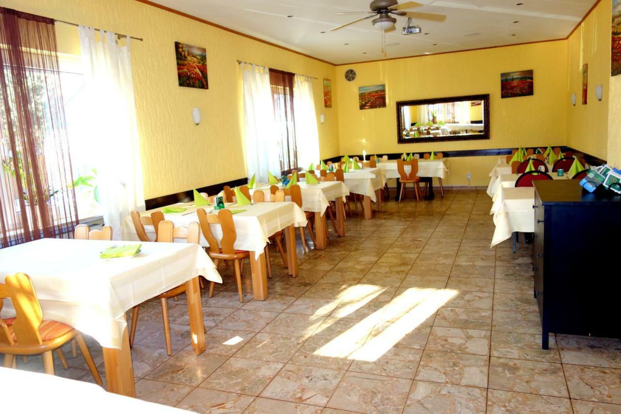 Hotel Restaurant Lindenhof Riedstadt Екстер'єр фото